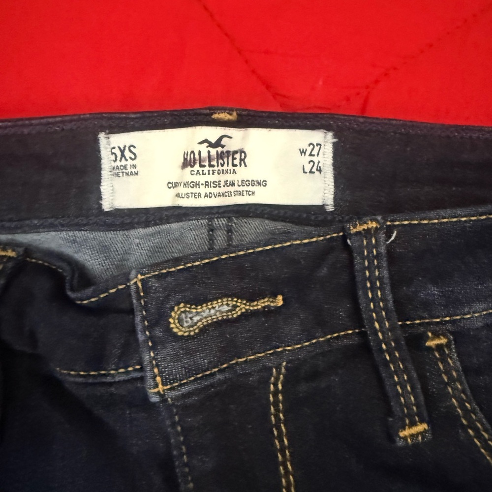 Hollister women’s  Dark Wash High-Rise Jeans - Black